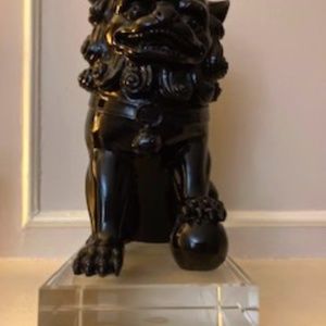 Foo Dog on Large Lucite Base - Black